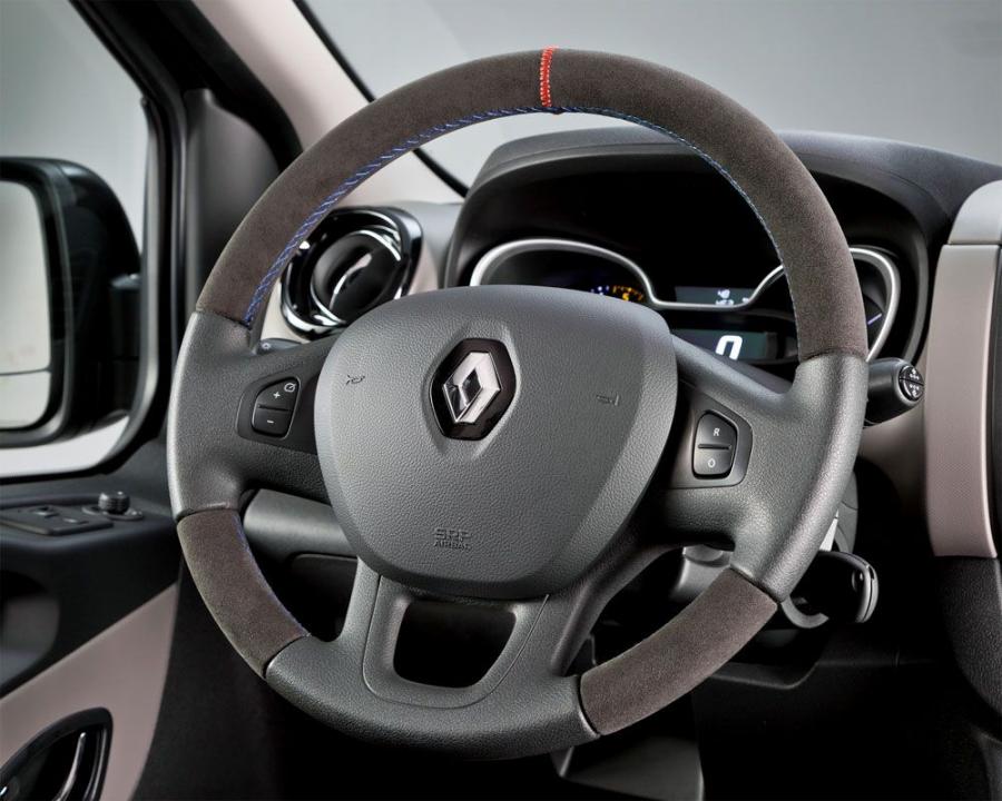  Renault Trafic Formula Edition 2015 года  (фото 11 из 13)